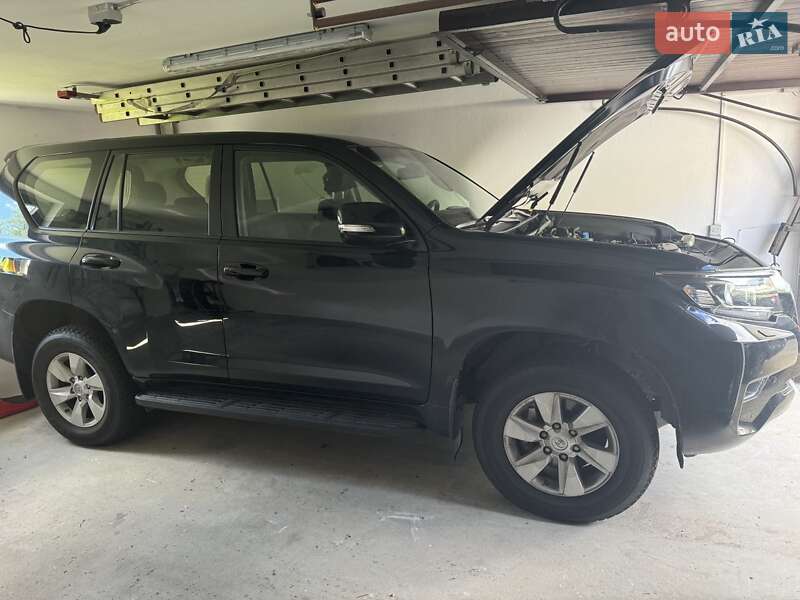 Toyota Land Cruiser Prado 2017