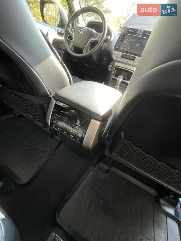 Позашляховик / Кросовер Toyota Land Cruiser Prado 2020 в Києві фото 7 Позашляховик / Кросовер Toyota Land Cruiser Prado 2020 в Києві