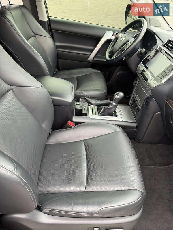 Внедорожник / Кроссовер Toyota Land Cruiser Prado 2019 в Киеве фото 18 Внедорожник / Кроссовер Toyota Land Cruiser Prado 2019 в Киеве