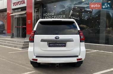 Внедорожник / Кроссовер Toyota Land Cruiser Prado 2018 в 