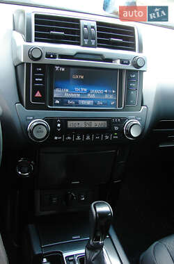 Позашляховик / Кросовер Toyota Land Cruiser Prado 2017 в  фото 22 Позашляховик / Кросовер Toyota Land Cruiser Prado 2017 в