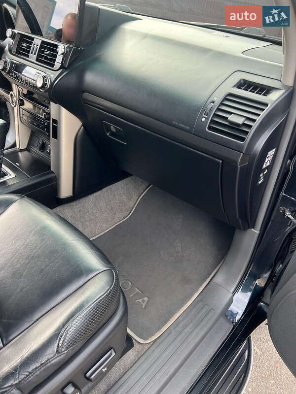 Позашляховик / Кросовер Toyota Land Cruiser Prado 2010 в Києві фото 8 Позашляховик / Кросовер Toyota Land Cruiser Prado 2010 в Києві