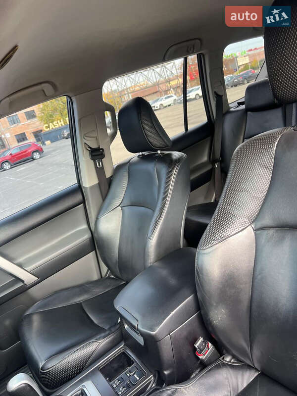 Позашляховик / Кросовер Toyota Land Cruiser Prado 2010 в Києві фото 17 Позашляховик / Кросовер Toyota Land Cruiser Prado 2010 в Києві