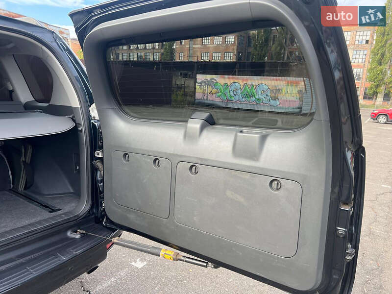 Позашляховик / Кросовер Toyota Land Cruiser Prado 2010 в Києві фото 27 Позашляховик / Кросовер Toyota Land Cruiser Prado 2010 в Києві