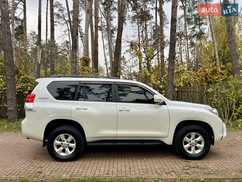 Внедорожник / Кроссовер Toyota Land Cruiser Prado 2010 в Киеве
