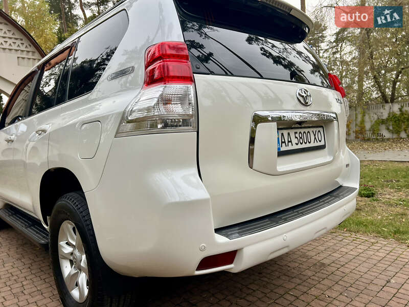 Внедорожник / Кроссовер Toyota Land Cruiser Prado 2010 в Киеве