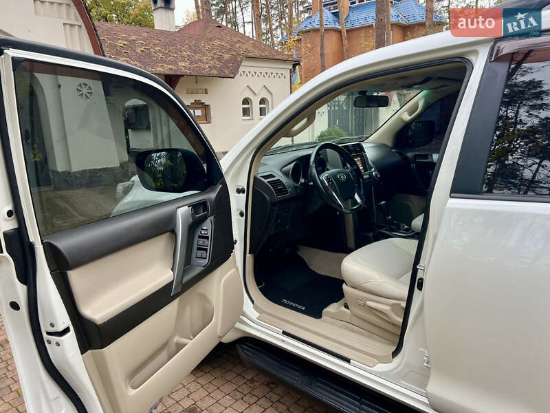 Внедорожник / Кроссовер Toyota Land Cruiser Prado 2010 в Киеве