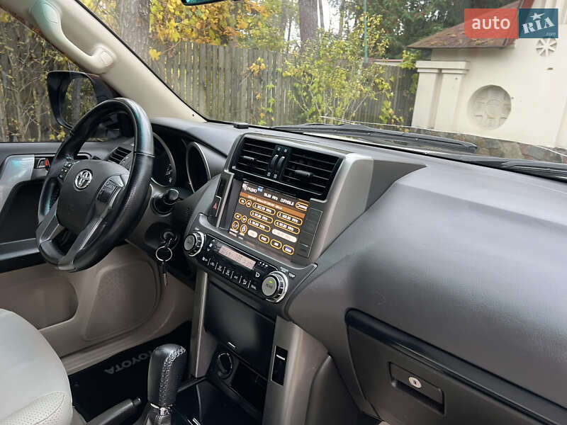 Внедорожник / Кроссовер Toyota Land Cruiser Prado 2010 в Киеве