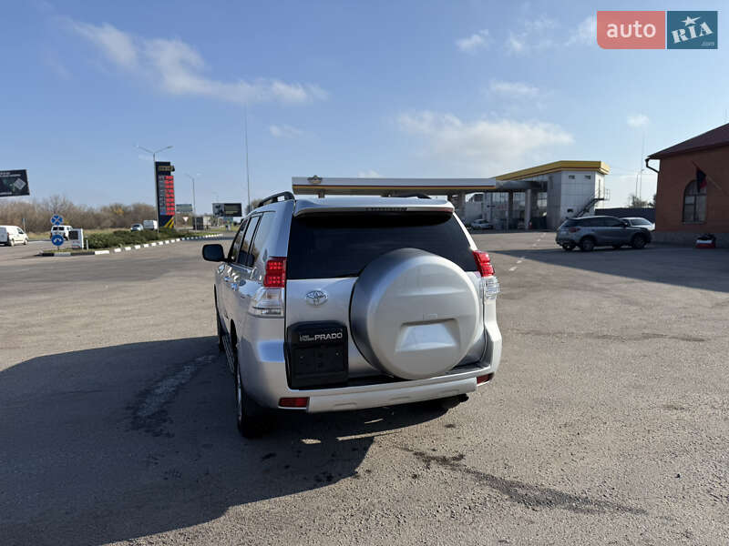 Внедорожник / Кроссовер Toyota Land Cruiser Prado 2010 в Харькове фото 6 Внедорожник / Кроссовер Toyota Land Cruiser Prado 2010 в Харькове