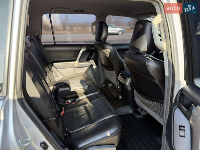 Внедорожник / Кроссовер Toyota Land Cruiser Prado 2010 в Харькове фото 12 Внедорожник / Кроссовер Toyota Land Cruiser Prado 2010 в Харькове
