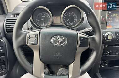 Внедорожник / Кроссовер Toyota Land Cruiser Prado 2012 в 