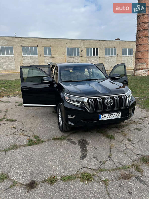 Внедорожник / Кроссовер Toyota Land Cruiser Prado 2018 в Харькове