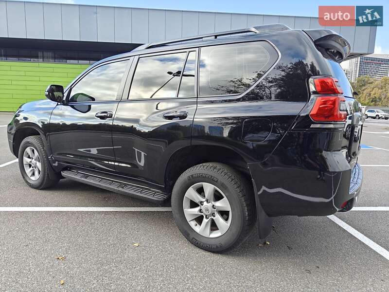 Внедорожник / Кроссовер Toyota Land Cruiser Prado 2019 в Киеве фото 40 Внедорожник / Кроссовер Toyota Land Cruiser Prado 2019 в Киеве
