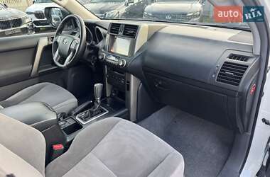 Внедорожник / Кроссовер Toyota Land Cruiser Prado 2012 в 