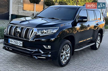 Внедорожник / Кроссовер Toyota Land Cruiser Prado 2020 в 