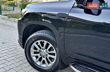 Внедорожник / Кроссовер Toyota Land Cruiser Prado 2020 в 