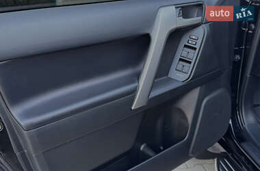 Внедорожник / Кроссовер Toyota Land Cruiser Prado 2020 в 