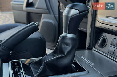 Внедорожник / Кроссовер Toyota Land Cruiser Prado 2020 в 