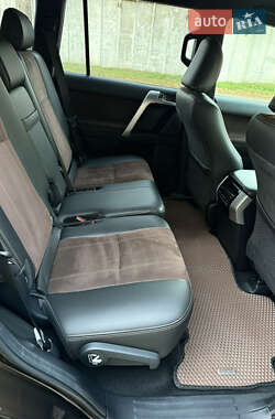 Внедорожник / Кроссовер Toyota Land Cruiser Prado 2021 в 