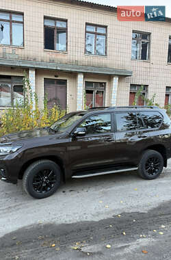 Внедорожник / Кроссовер Toyota Land Cruiser Prado 2021 в 