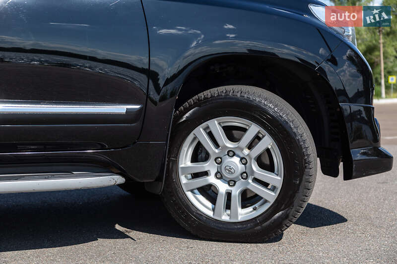 Внедорожник / Кроссовер Toyota Land Cruiser Prado 2011 в Киеве