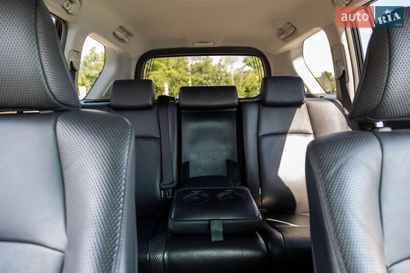 Внедорожник / Кроссовер Toyota Land Cruiser Prado 2011 в Киеве