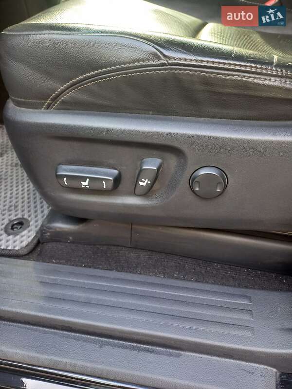 Внедорожник / Кроссовер Toyota Land Cruiser Prado 2019 в Каменском