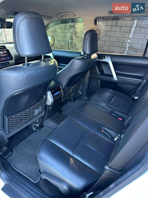 Внедорожник / Кроссовер Toyota Land Cruiser Prado 2019 в Виноградове