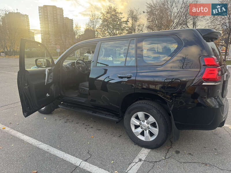 Позашляховик / Кросовер Toyota Land Cruiser Prado 2020 в Києві