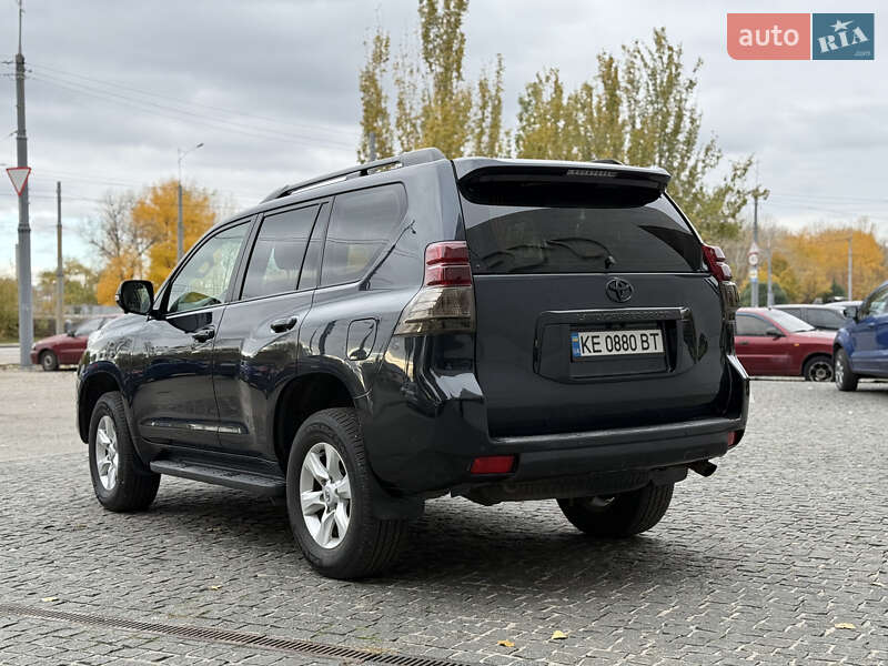 Внедорожник / Кроссовер Toyota Land Cruiser Prado 2010 в Днепре