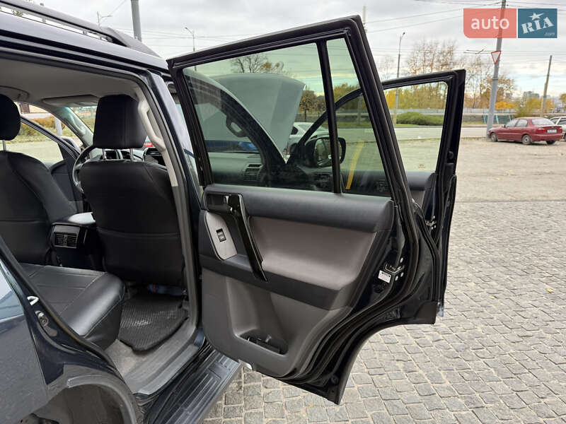 Внедорожник / Кроссовер Toyota Land Cruiser Prado 2010 в Днепре