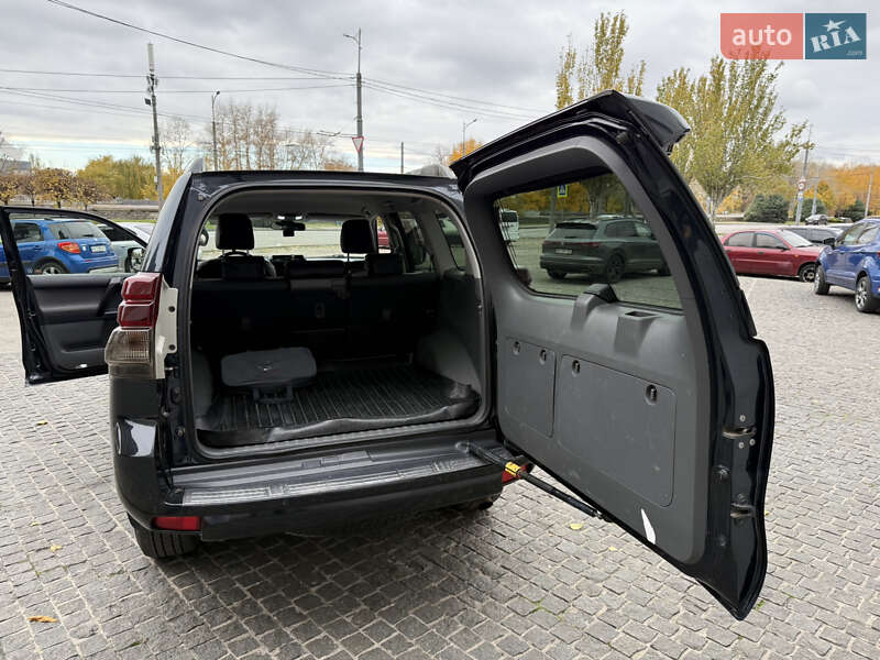 Внедорожник / Кроссовер Toyota Land Cruiser Prado 2010 в Днепре