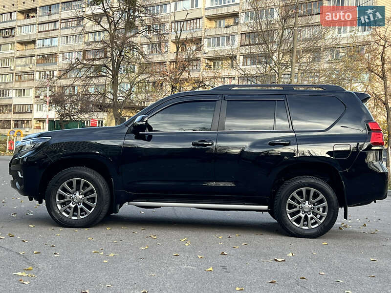 Позашляховик / Кросовер Toyota Land Cruiser Prado 2018 в Києві