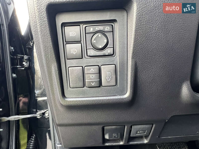 Позашляховик / Кросовер Toyota Land Cruiser Prado 2018 в Києві