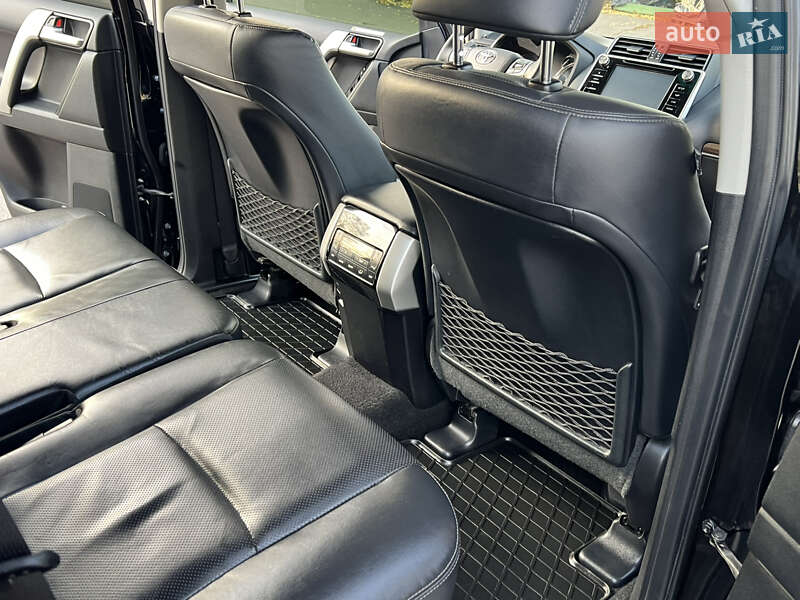 Позашляховик / Кросовер Toyota Land Cruiser Prado 2018 в Києві