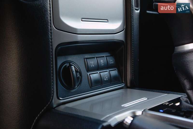 Позашляховик / Кросовер Toyota Land Cruiser Prado 2017 в Києві фото 43 Позашляховик / Кросовер Toyota Land Cruiser Prado 2017 в Києві