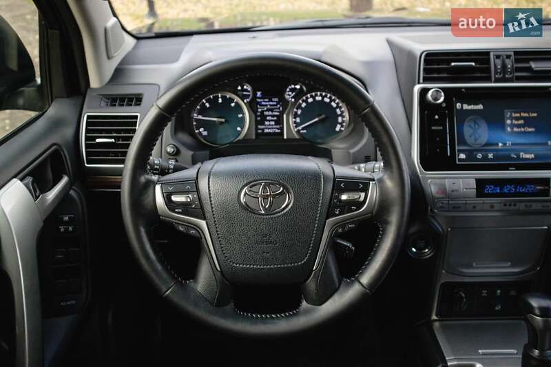 Позашляховик / Кросовер Toyota Land Cruiser Prado 2017 в Києві фото 39 Позашляховик / Кросовер Toyota Land Cruiser Prado 2017 в Києві