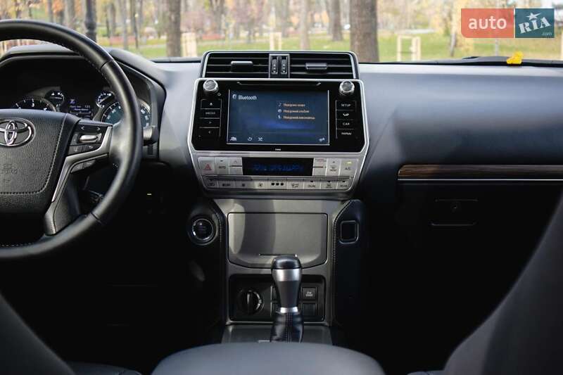 Позашляховик / Кросовер Toyota Land Cruiser Prado 2017 в Києві фото 38 Позашляховик / Кросовер Toyota Land Cruiser Prado 2017 в Києві