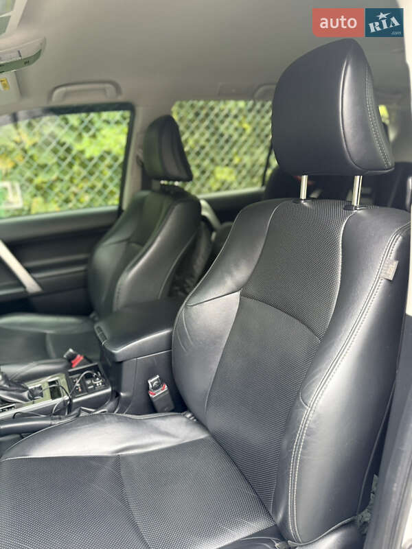 Внедорожник / Кроссовер Toyota Land Cruiser Prado 2019 в Днепре