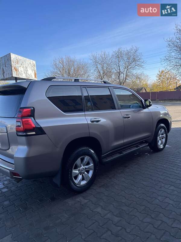 Позашляховик / Кросовер Toyota Land Cruiser Prado 2022 в Черкасах фото 10 Позашляховик / Кросовер Toyota Land Cruiser Prado 2022 в Черкасах