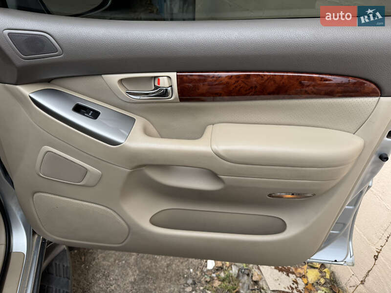 Позашляховик / Кросовер Toyota Land Cruiser Prado 2005 в Києві