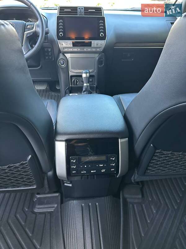 Внедорожник / Кроссовер Toyota Land Cruiser Prado 2023 в Днепре