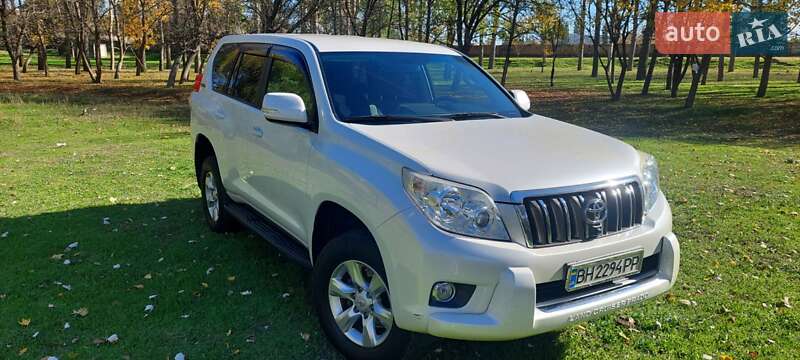 Внедорожник / Кроссовер Toyota Land Cruiser Prado 2010 в Рени