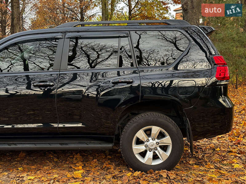 Внедорожник / Кроссовер Toyota Land Cruiser Prado 2018 в Киеве фото 11 Внедорожник / Кроссовер Toyota Land Cruiser Prado 2018 в Киеве