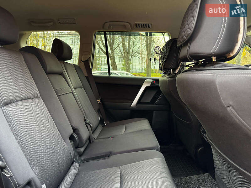 Внедорожник / Кроссовер Toyota Land Cruiser Prado 2018 в Киеве фото 25 Внедорожник / Кроссовер Toyota Land Cruiser Prado 2018 в Киеве