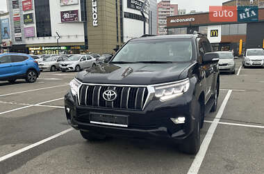Позашляховик / Кросовер Toyota Land Cruiser Prado 2017 в Києві