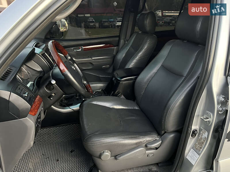 Внедорожник / Кроссовер Toyota Land Cruiser Prado 2006 в Сваляве