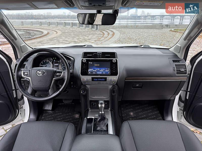 Позашляховик / Кросовер Toyota Land Cruiser Prado 2020 в Києві