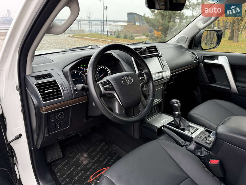 Позашляховик / Кросовер Toyota Land Cruiser Prado 2020 в Києві