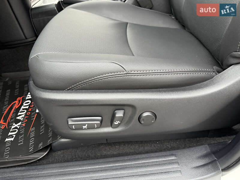 Позашляховик / Кросовер Toyota Land Cruiser Prado 2020 в Києві